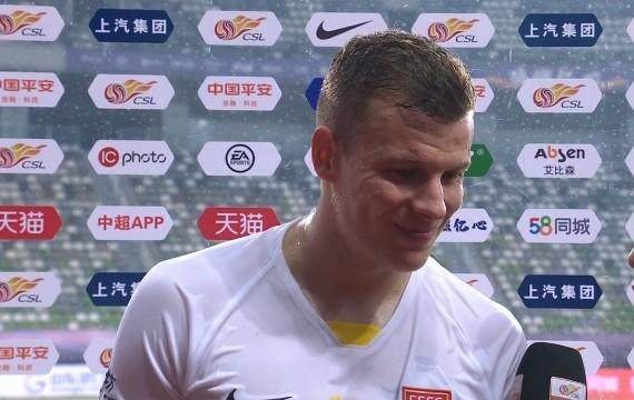 万向娱乐-梅米：知道丛震非故意 但不解其为何双脚离地飞铲